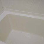 熊本県熊本市南区城南町、アパート、ユニットバス浴室、ユニットバスの水平調整及びFRP部開口、FRP浴槽の開口部・ひび割れ修理及び塗装、壁面パネル貼り付け、シーリング工事