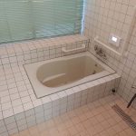 熊本県熊本市西区谷尾崎町、戸建て住宅、在来浴室、FRA浴槽のブリスター(膨れ)修理及び塗装