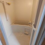 熊本県熊本市北区大窪、賃貸マンション、ユニットバス浴室、FRP浴槽割れ水漏れ修理